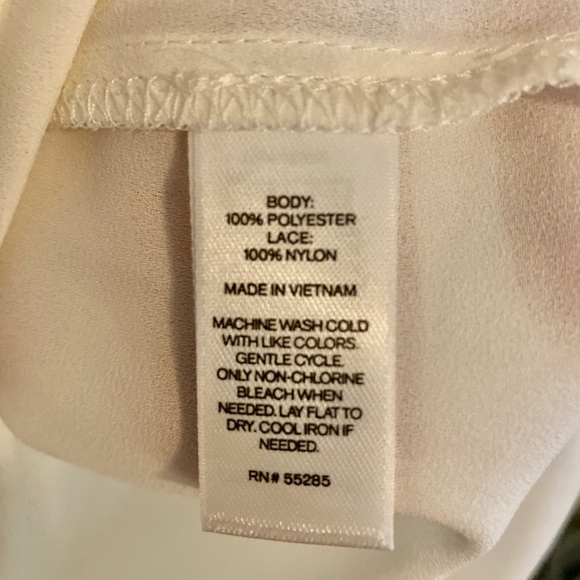 Express Off-white Lace Yolk Top - NWT - Medium - Picture 4 of 4